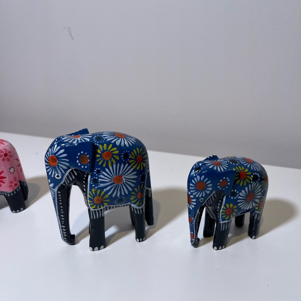 Hand painted Pink and Blue Elephant Figurines Set - Picture 4 of 4